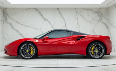 Ferrari 488 SPIDER 4