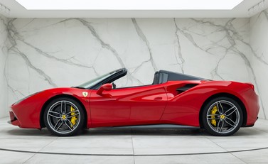 Ferrari 488 SPIDER 3