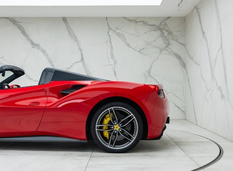 Ferrari 488 SPIDER 44