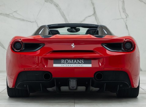 Ferrari 488 SPIDER 8