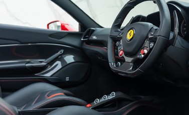 Ferrari 488 SPIDER 13