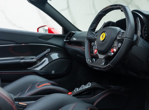 Ferrari 488 SPIDER 13