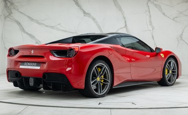 Ferrari 488 SPIDER 5