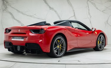 Ferrari 488 SPIDER 6