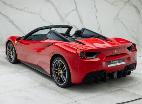 Ferrari 488 SPIDER 12