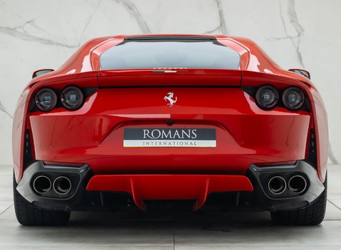 Ferrari 812 Superfast 5