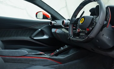 Ferrari 812 Superfast 10