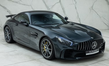 Mercedes-Benz AMG GT R 8