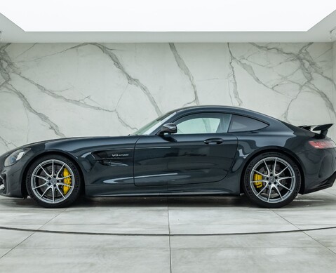 Mercedes-Benz AMG GT R