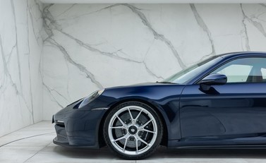 Porsche 911 GT3 TOURING (992) 32