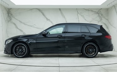 Mercedes-Benz C Class AMG C 63 ESTATE 2