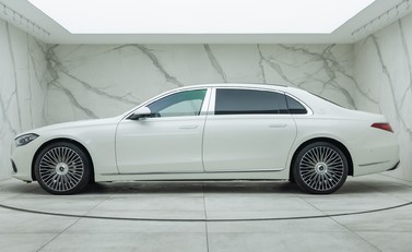 Mercedes-Benz S Class S580 MAYBACH FIRST CLASS 2