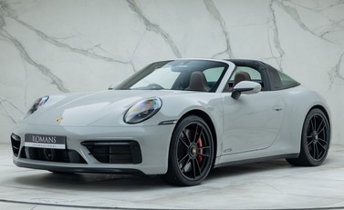 Porsche 911 Targa 4 GTS (992) 1