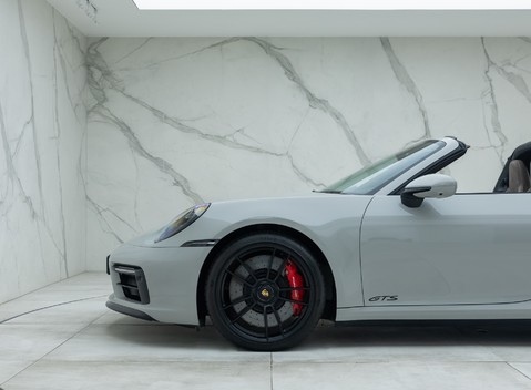 Porsche 911 Targa 4 GTS (992) 35