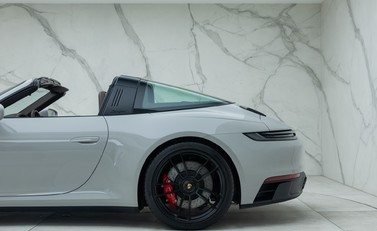 Porsche 911 Targa 4 GTS (992) 36