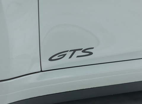 Porsche 911 Targa 4 GTS (992) 30