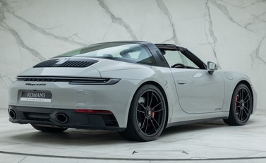 Porsche 911 Targa 4 GTS (992) 6