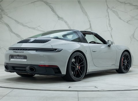 Porsche 911 Targa 4 GTS (992) 6