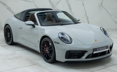 Porsche 911 Targa 4 GTS (992) 11