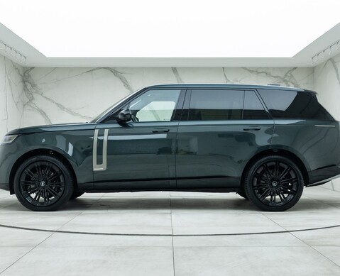 Land Rover Range Rover P400 AUTOBIOGRAPHY LWB 7 Seater