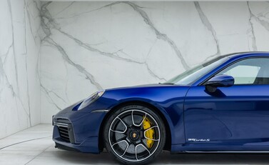 Porsche 911 Turbo S (992) 39