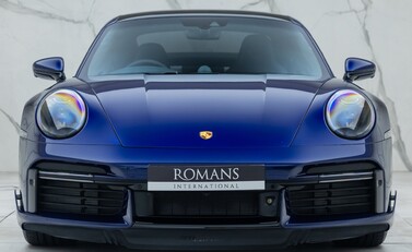 Porsche 911 Turbo S (992) 4