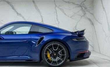 Porsche 911 Turbo S (992) 40