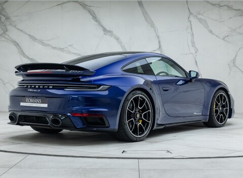 Porsche 911 Turbo S (992) 3