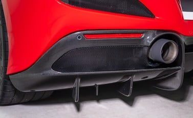 Ferrari F8 Tributo 37