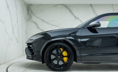 Lamborghini Urus PERFORMANTE 46