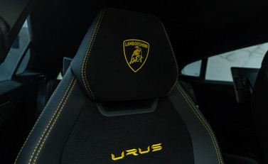 Lamborghini Urus PERFORMANTE 13