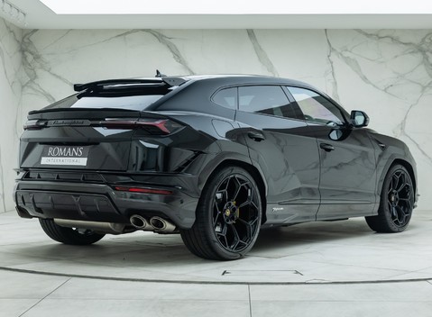 Lamborghini Urus PERFORMANTE 3