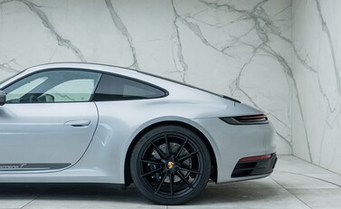 Porsche 911 Carrera T (992) 34