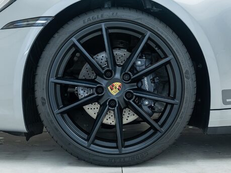 Porsche 911 Carrera T (992)
