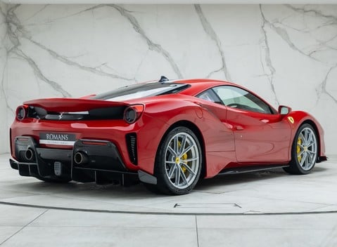 Ferrari 488 Pista 3