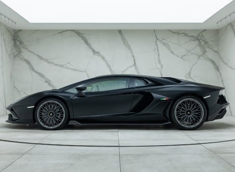 Lamborghini Aventador LP 780-4 ULTIMAE 3