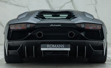 Lamborghini Aventador LP 780-4 ULTIMAE 7