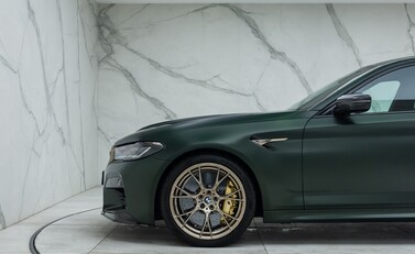 BMW M5 CS 45