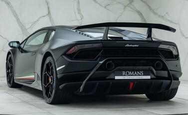 Lamborghini Huracan LP 640-4 PERFORMANTE 7