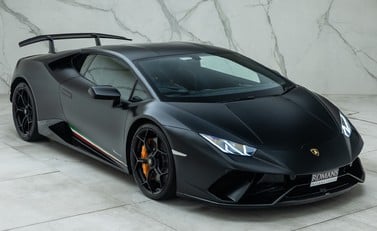 Lamborghini Huracan LP 640-4 PERFORMANTE 8