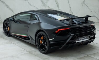 Lamborghini Huracan LP 640-4 PERFORMANTE 9