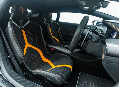 Lamborghini Huracan LP 640-4 PERFORMANTE 11