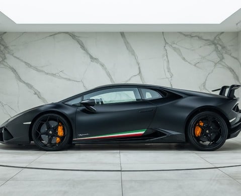 Lamborghini Huracan LP 640-4 PERFORMANTE 