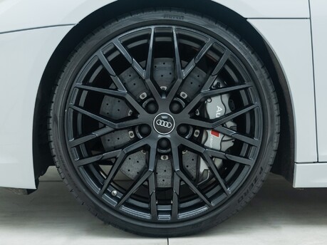 Audi R8 V10 PLUS