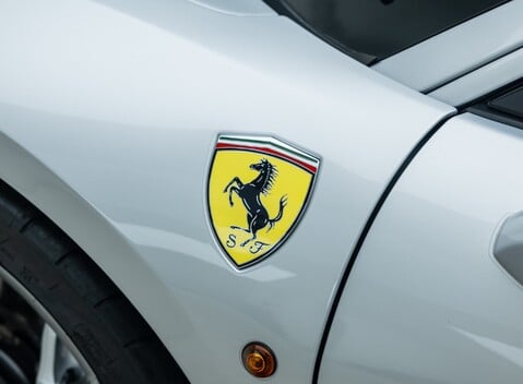 Ferrari 488 Pista 32