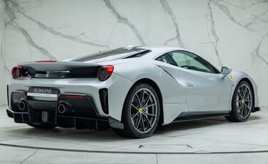 Ferrari 488 Pista 3