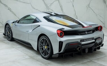 Ferrari 488 Pista 9