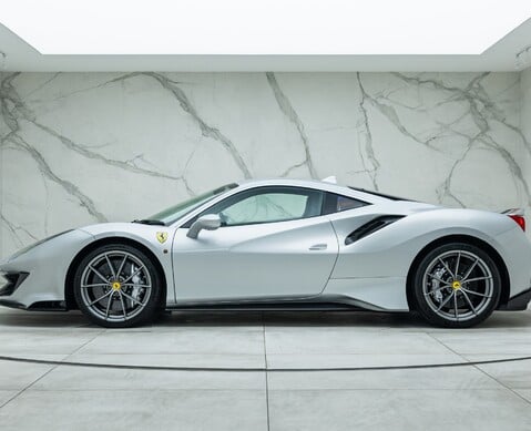 Ferrari 488 Pista 