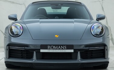 Porsche 911 Turbo S (992) 4