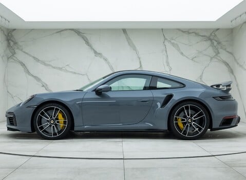 Porsche 911 Turbo S (992) 2